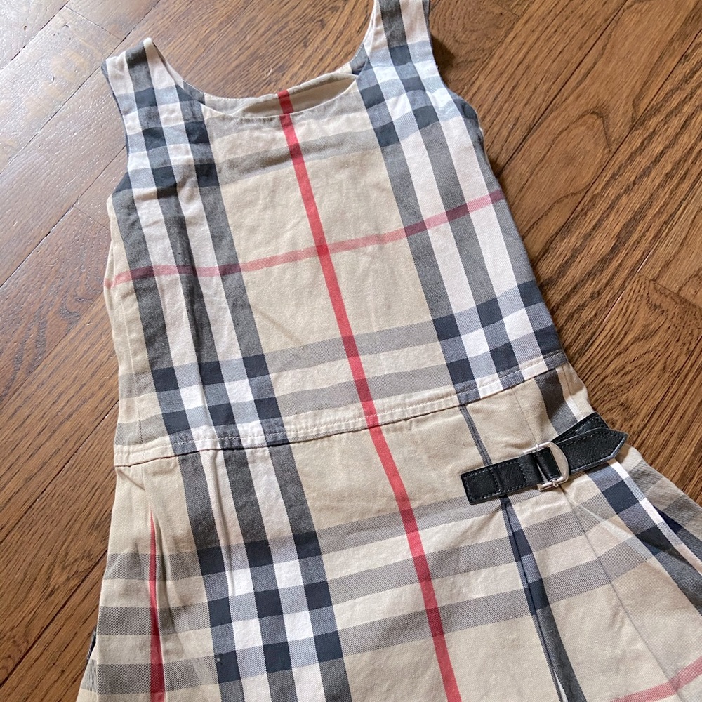 Burberry Girls jumper dress 4